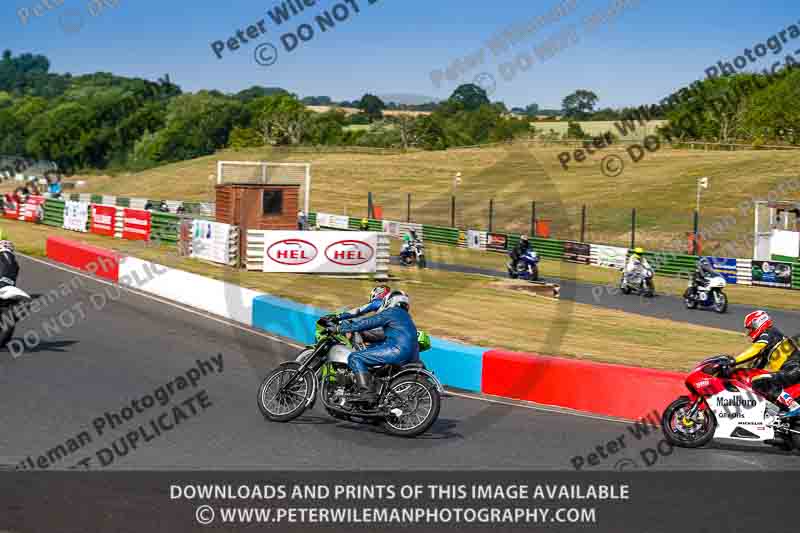Vintage motorcycle club;eventdigitalimages;mallory park;mallory park trackday photographs;no limits trackdays;peter wileman photography;trackday digital images;trackday photos;vmcc festival 1000 bikes photographs